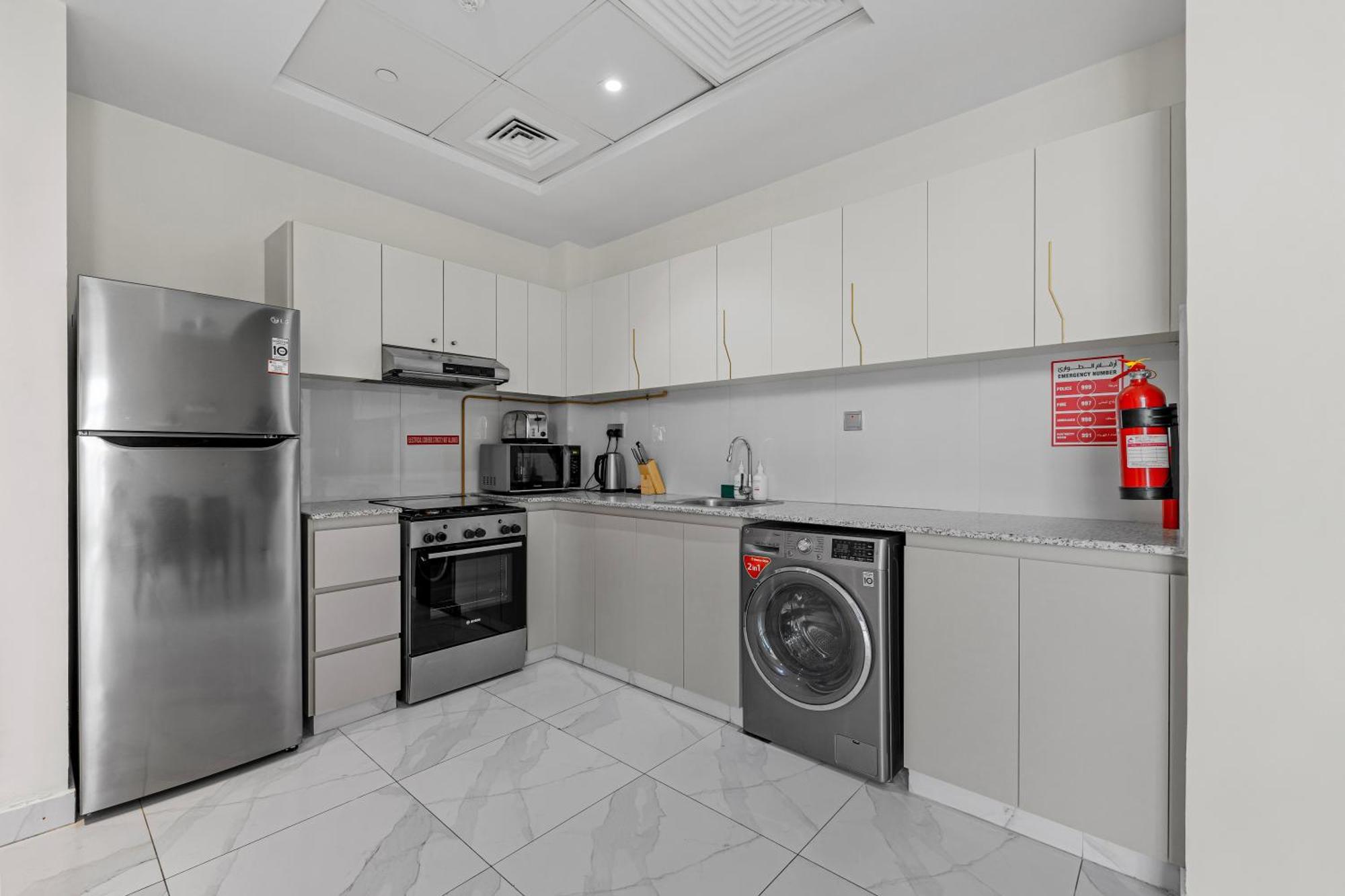 Apartamento Unlock Waters Edge Dubái Exterior foto