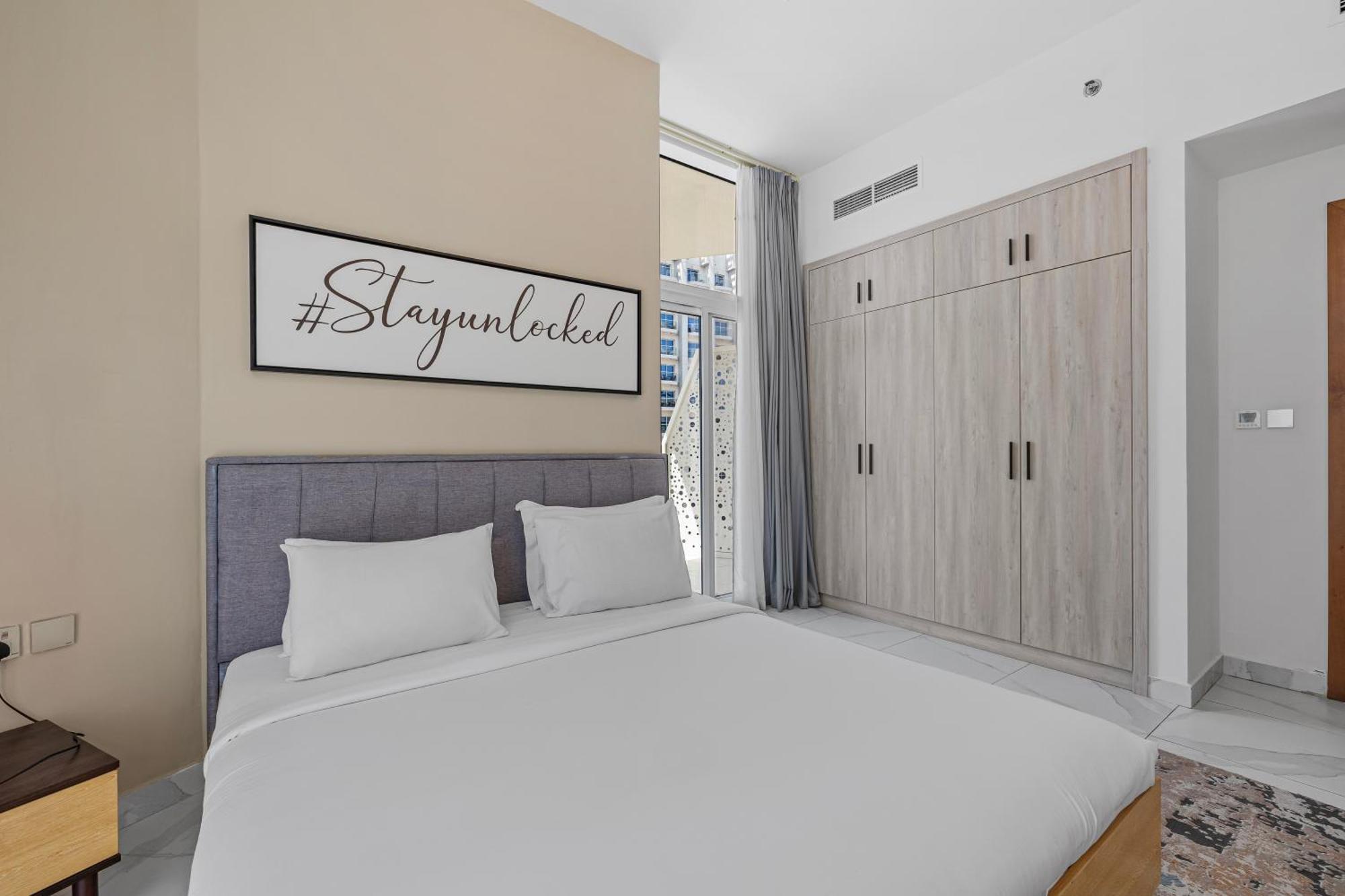 Apartamento Unlock Waters Edge Dubái Exterior foto