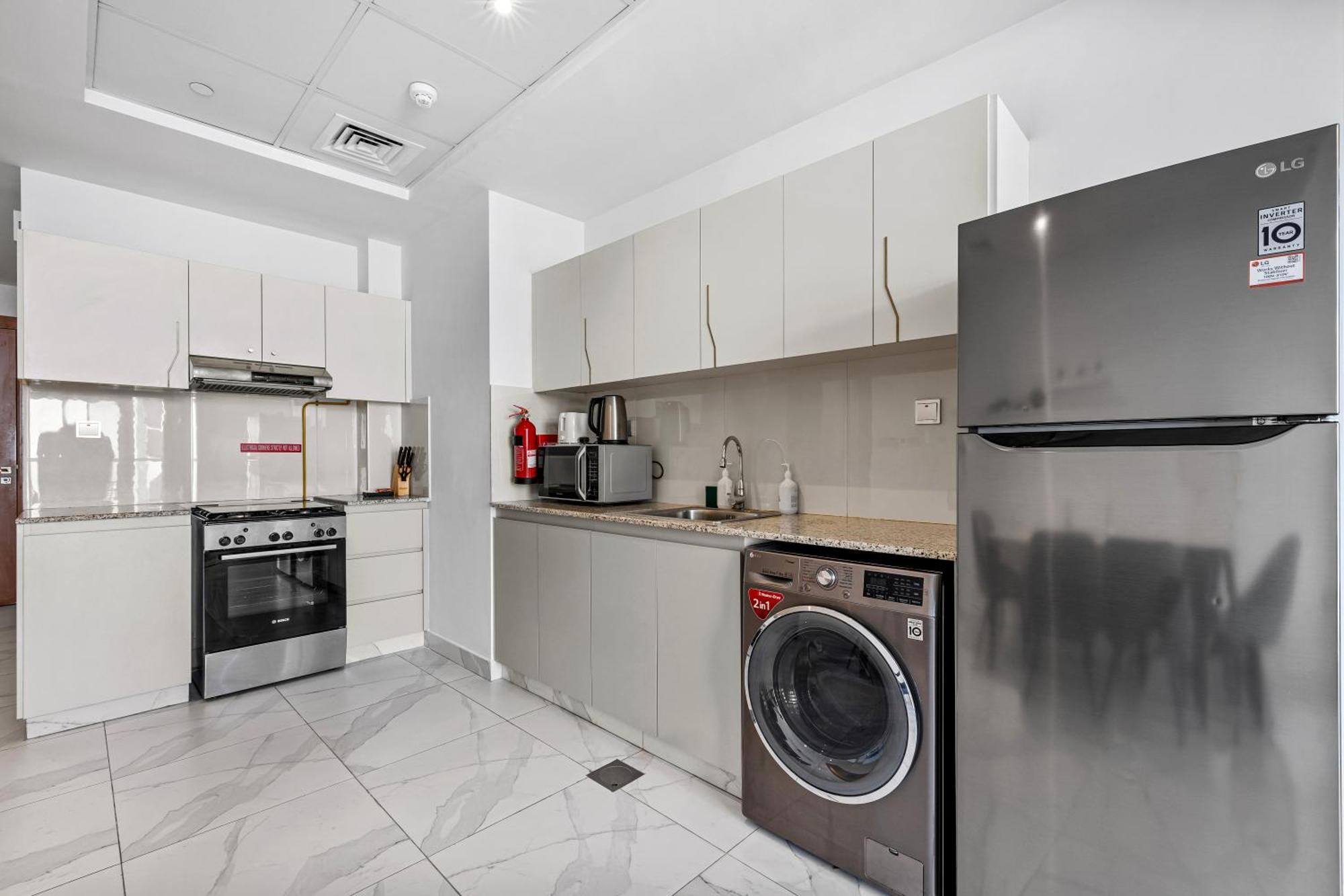 Apartamento Unlock Waters Edge Dubái Exterior foto